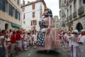 Théo Cheval 2017 Fêtes de Bayonne – Défilé des Bandas et Géants 08