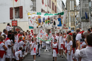 Théo Cheval 2017 Fêtes de Bayonne – Défilé des Bandas et Géants 13