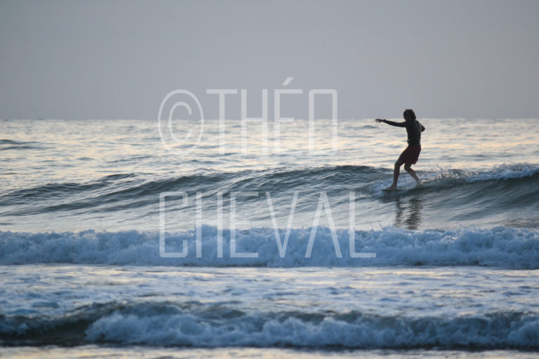 Lire la suite à propos de l’article Surf : Neil Messmer à la Côte des Basques
