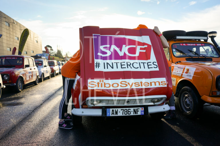 Lire la suite à propos de l’article 4L Trophy : Equipe Stibo Systems