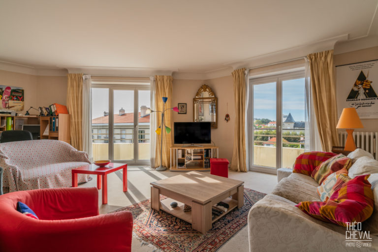 Lire la suite à propos de l’article Century 21 : Grand appartement à Biarritz