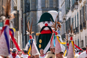 ©Théo Cheval 2019 – Fêtes de Bayonne – Défilé Géants & Bandas 02