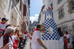 ©Théo Cheval 2019 – Fêtes de Bayonne – Défilé Géants & Bandas 13