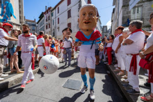 ©Théo Cheval 2019 – Fêtes de Bayonne – Défilé Géants & Bandas 21