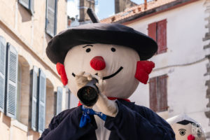©Théo Cheval 2019 – Fêtes de Bayonne – Défilé Géants & Bandas 27