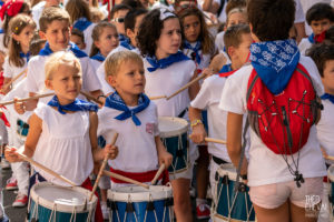 ©Théo Cheval 2019 – Fêtes de Bayonne – Défilé Géants & Bandas 32