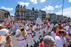 ©Théo Cheval 2019 – Fêtes de Bayonne – Défilé Géants & Bandas 56